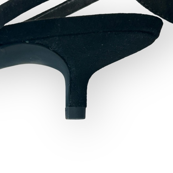 NWOT Zara Black Suede Pointy Toe Slingback Kitten Heels With Gold Chain - Picture 10 of 13